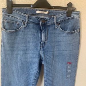 Levi’s 715 new and 725 Sz 32(14) gently used.